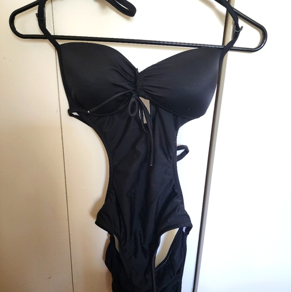 VENUS one piece swim suit - Picture 2 of 6